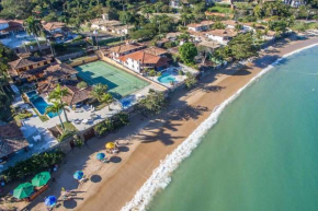 Cinematográfica Mansão Pé na Areia da Ferradura com Treze Quartos Por Luxury Rentals